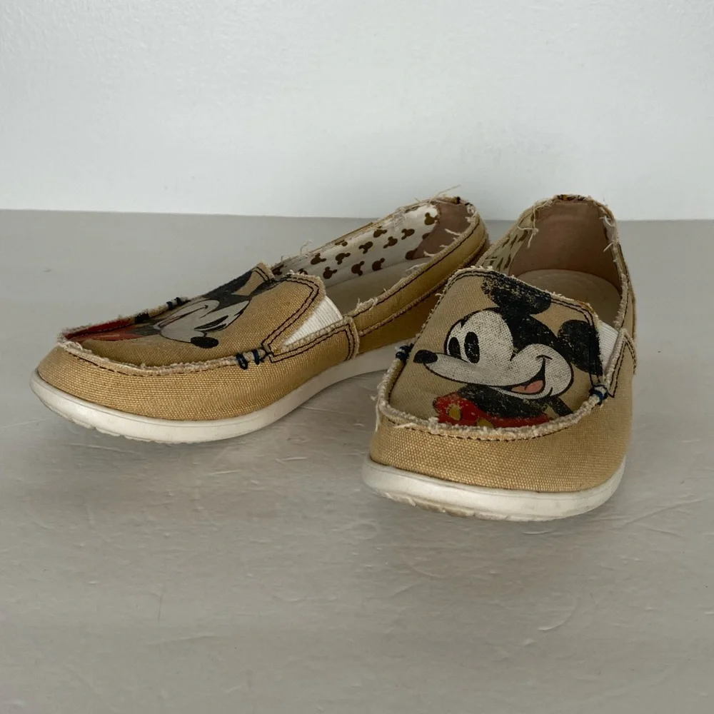 Crocs‎ Disney Mickey Mouse Women's Loafers Size 6 W Cream Comfort Flat Slip On